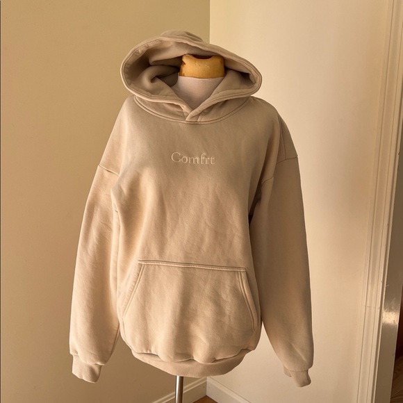 Comfrt unisex bone medium oversized signature hoodie. - Picture 1 of 16